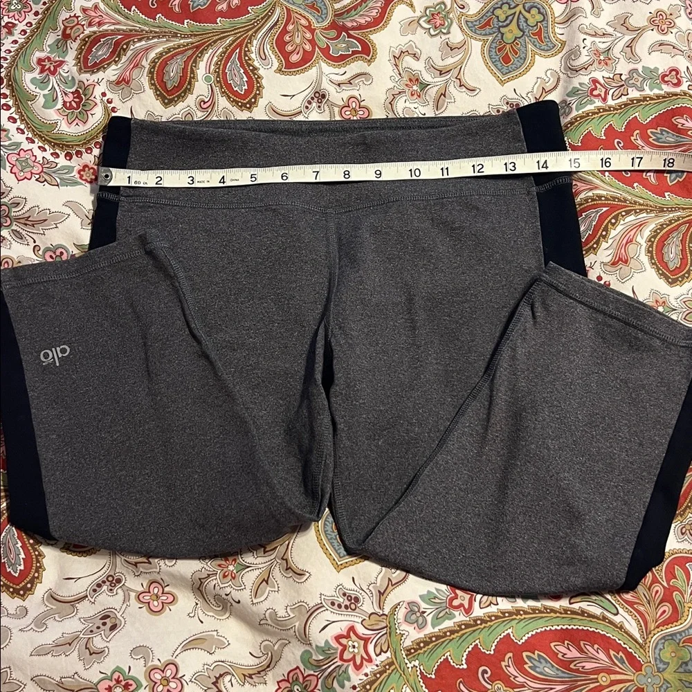 ALO YOGA Cropped Vintage Y2K Leggings